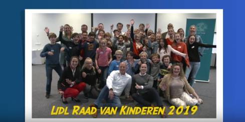 Groepsfoto Lidl en raad van kinderen