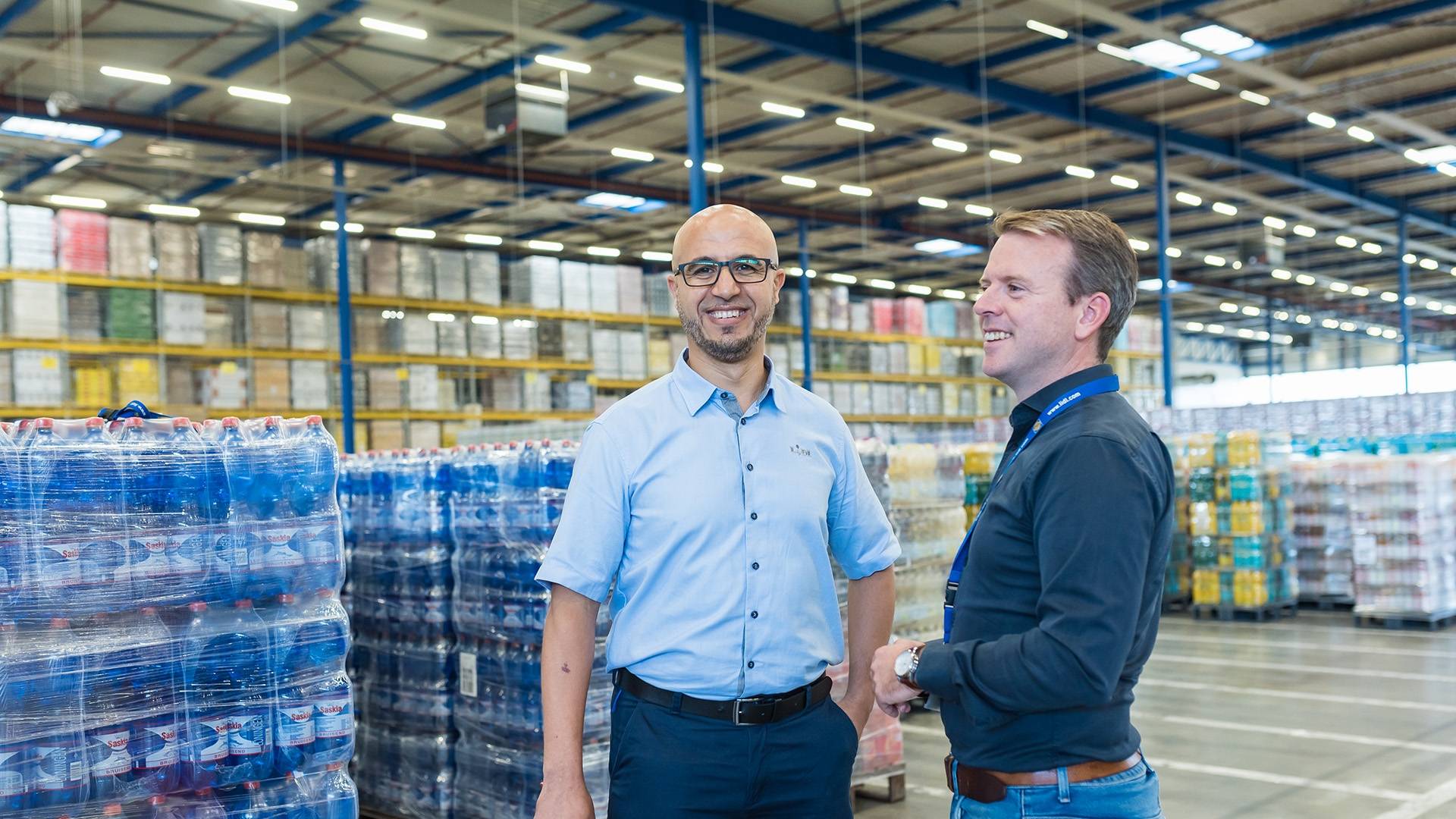 Marouane in gesprek met Manager distributie